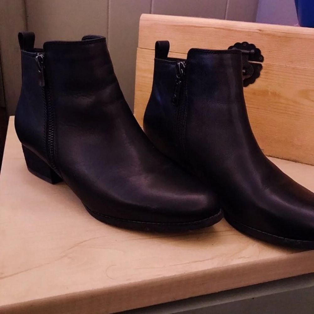 Blondo black waterproof booties